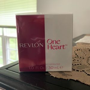 Revlon One Heart Eau de Toilette Spray